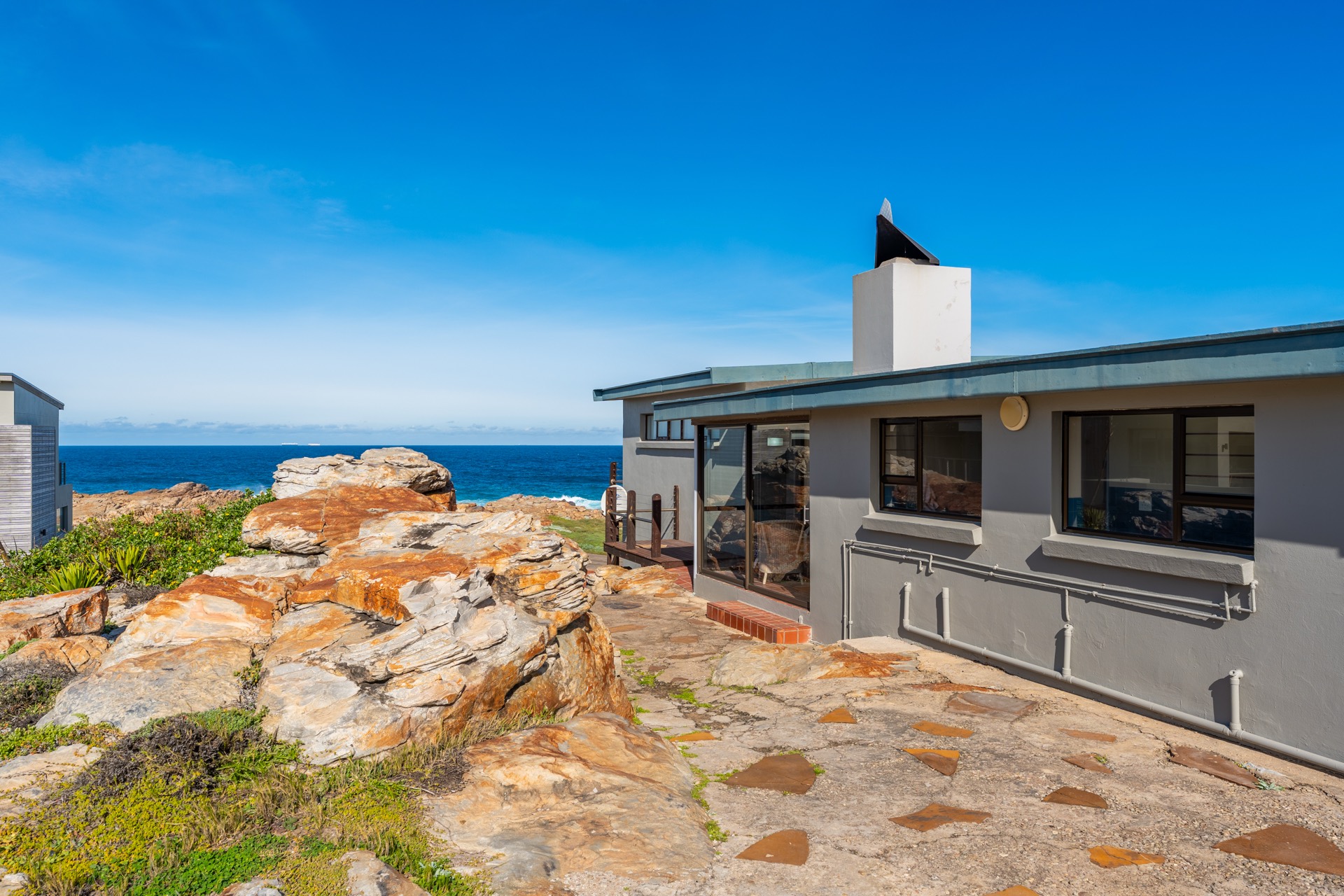 Sold: Beachfront Villa in Cape St Francis with Ocean Views and Direct Dune Access photo 4