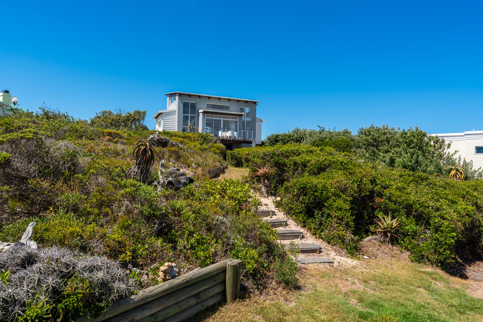 Setting a Record Price for This Part of Cape St Francis photo 3